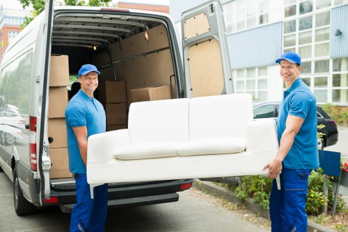 Removal truck hire options in Blackfriars for local home and office moves