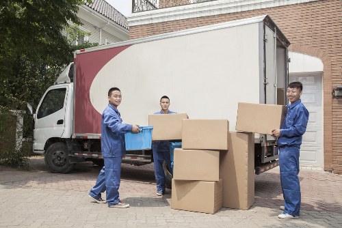 Load-based and cubic-yard quote example for a Blackfriars move