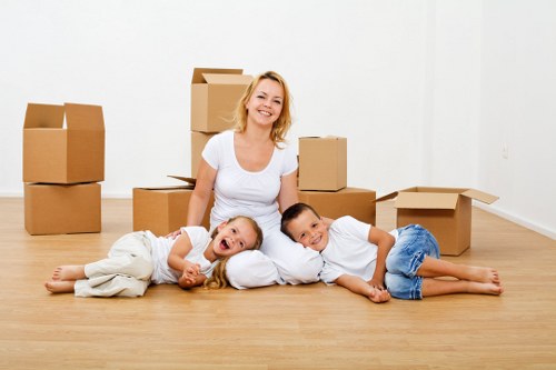 Furniture delivery and removals support near Blackfriars Bridge